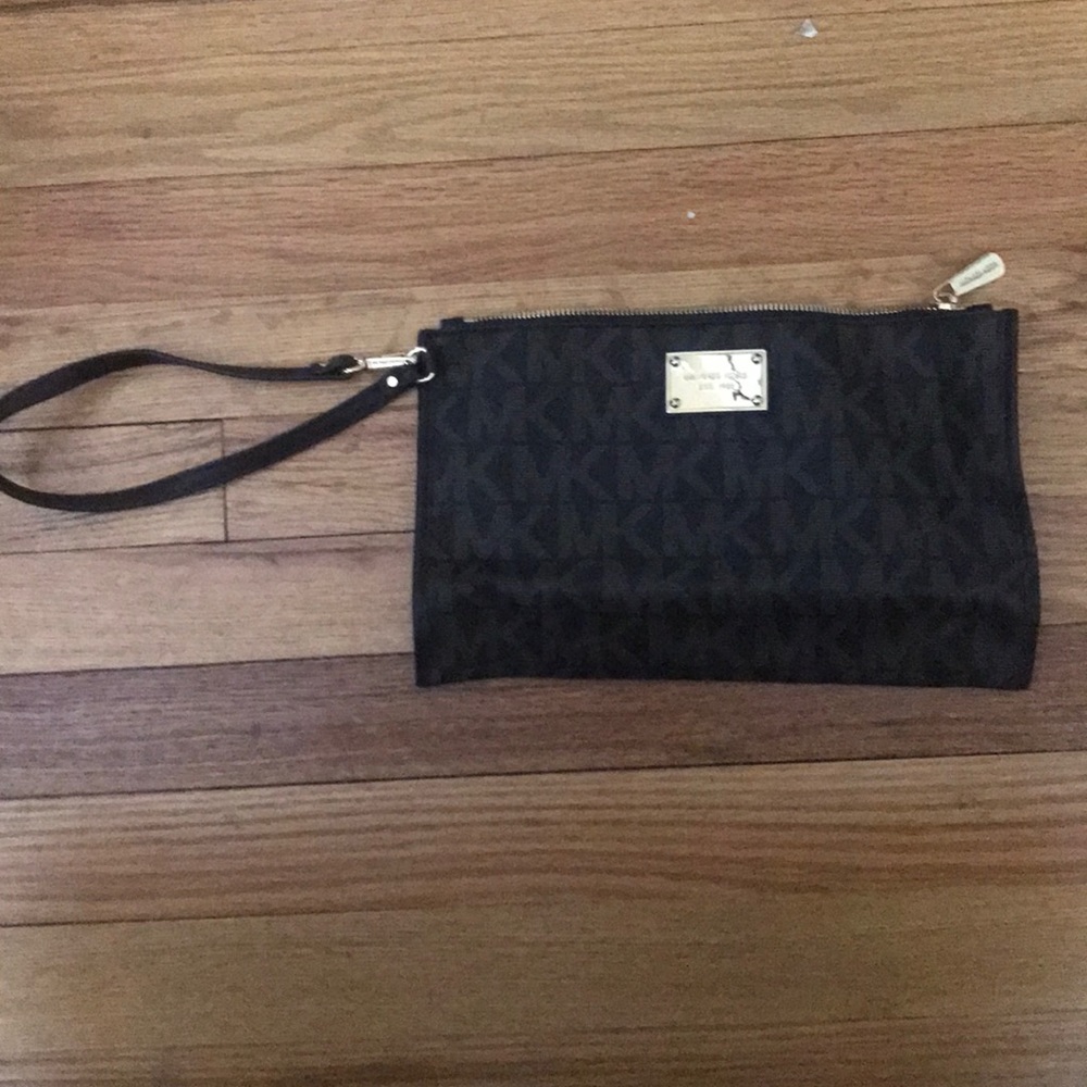 Authentic Michael Kors Bag - image 4